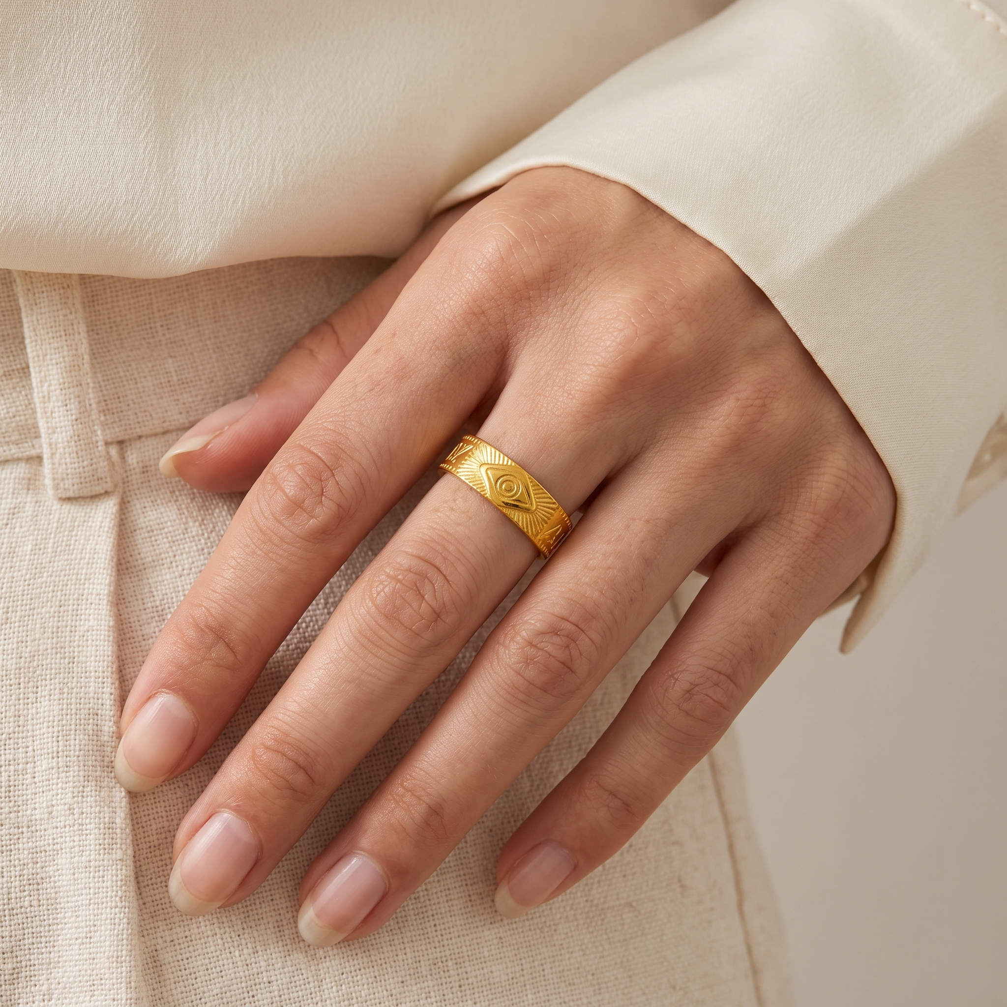 Anillo Nazar Dorado ajustable con símbolos de ojo turco