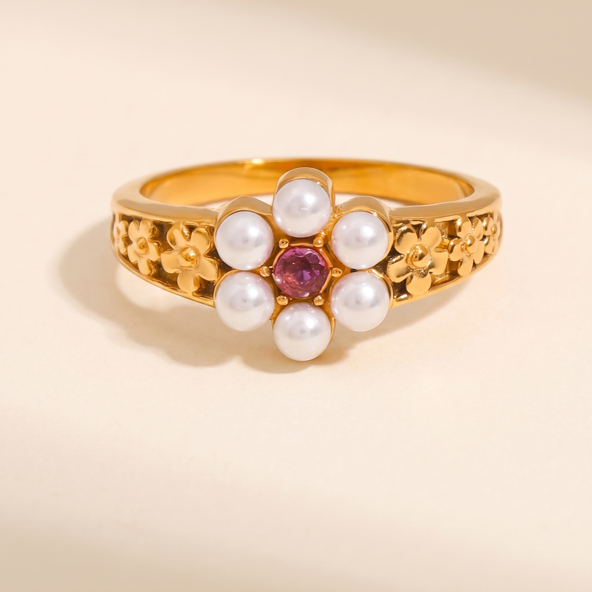 Anillo Flor Rosa Perla con flor de circonitas y detalle rosa