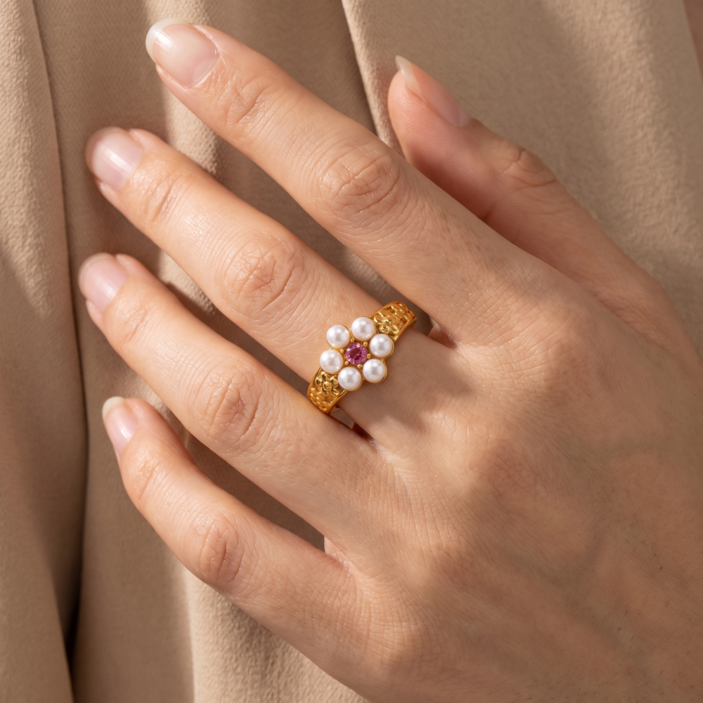 Anillo Flor Rosa Perla con flor de circonitas y detalle rosa