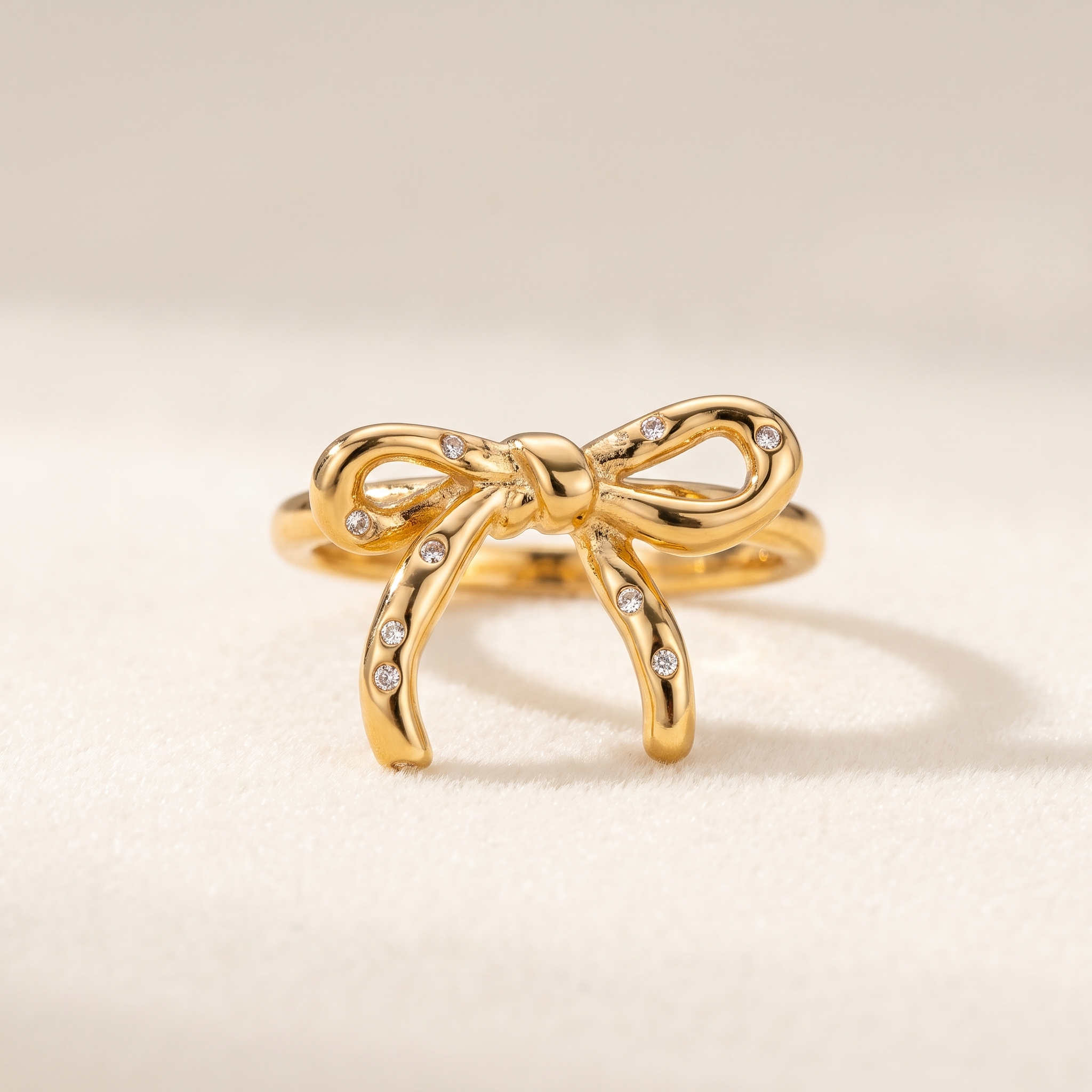 Anillo Lazo ajustable con lazo y circonitas