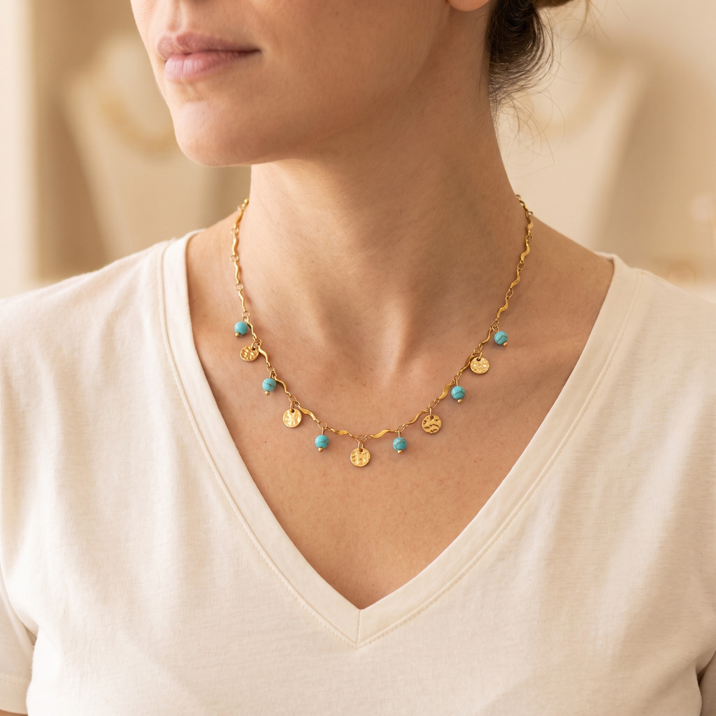 Collar Perlas Celeste con perlas azul claro y dijes redondos