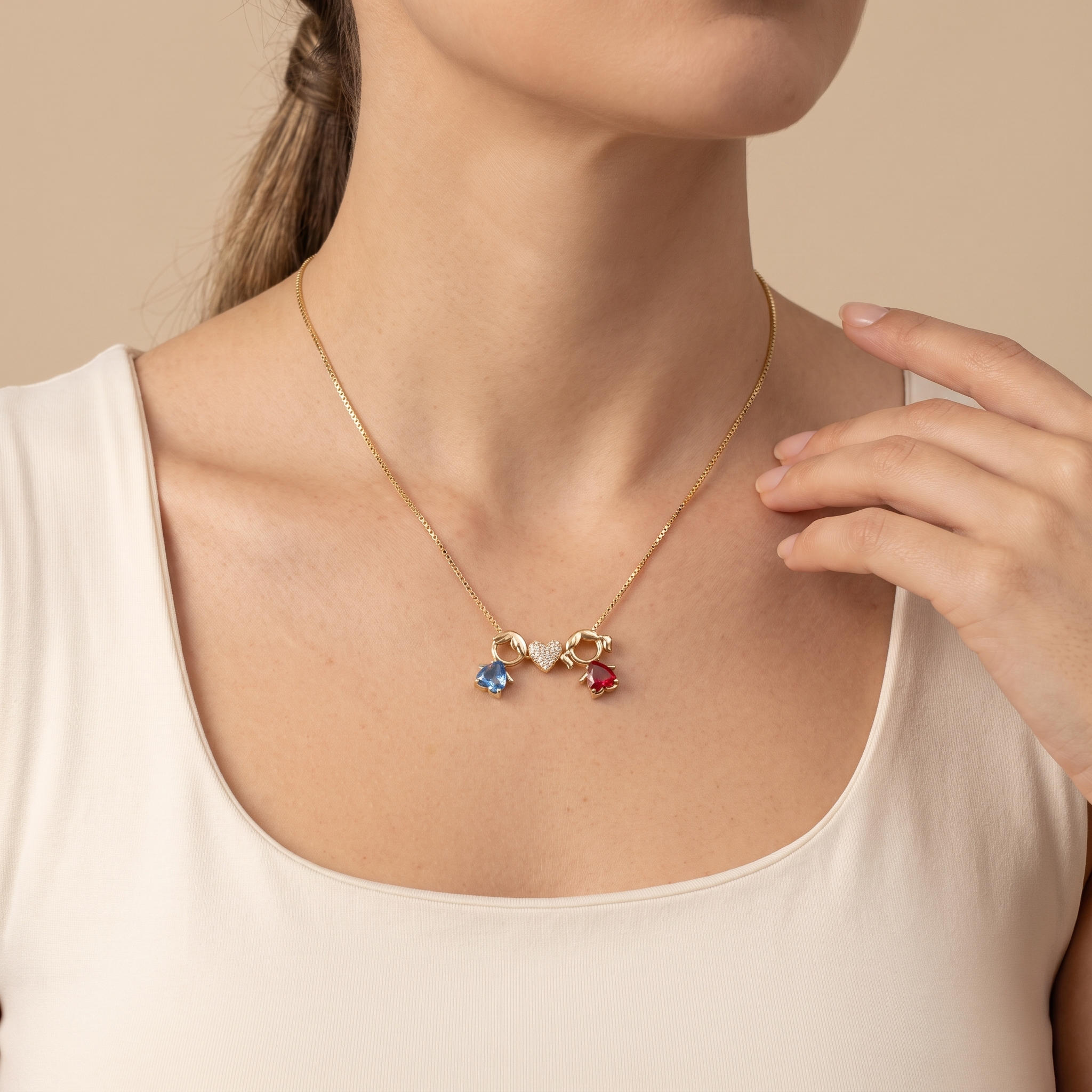 Collar Pareja Color con pareja de niño y niña y corazón de circonitas