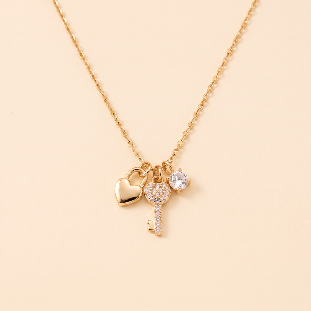 Collar Candado Corazón con charms de llave y candado en circonitas