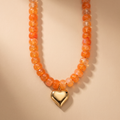 Collar Corazón Pop Naranja de cuentas grandes con charm de corazón