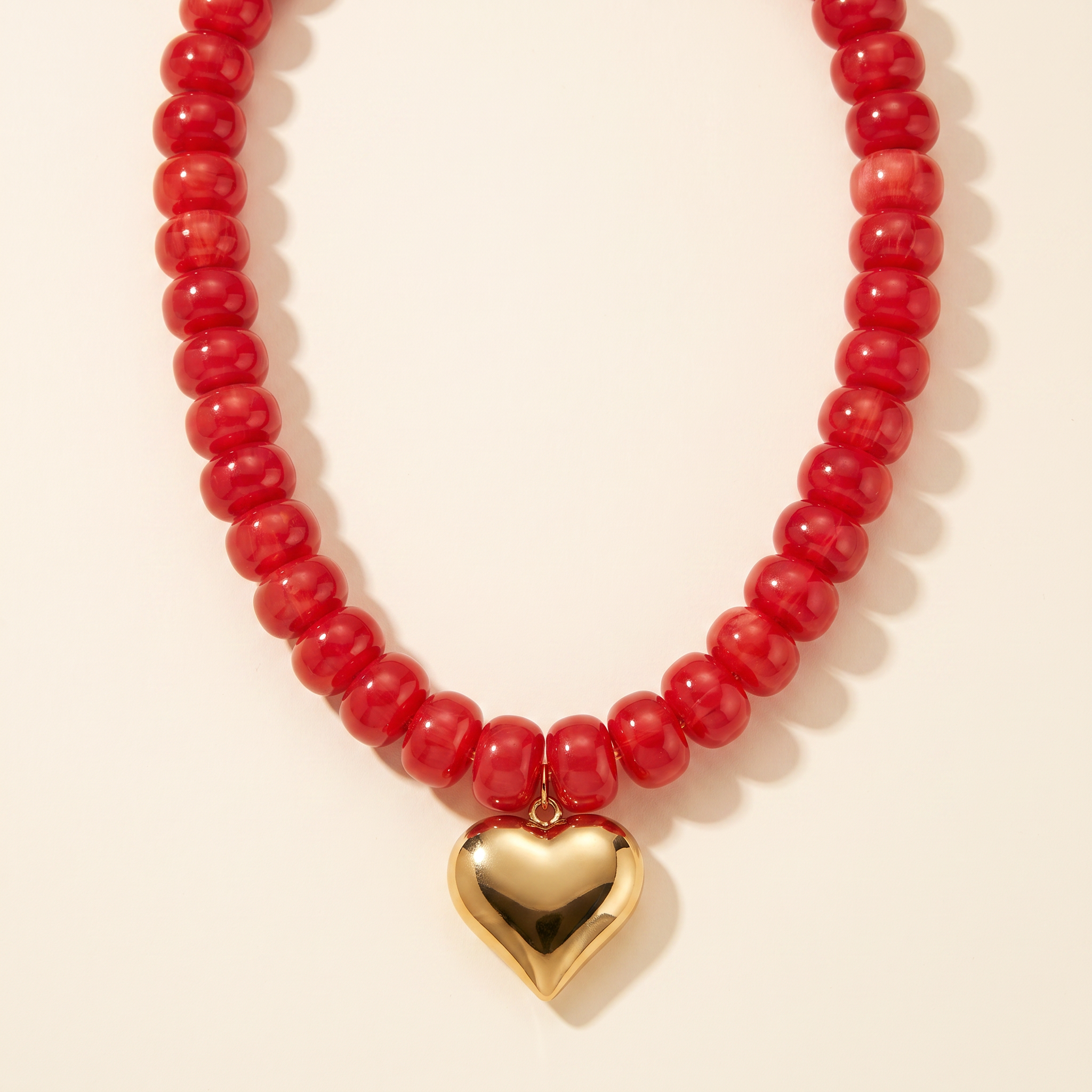 Collar Corazón Pop Rojo de cuentas grandes con charm de corazón
