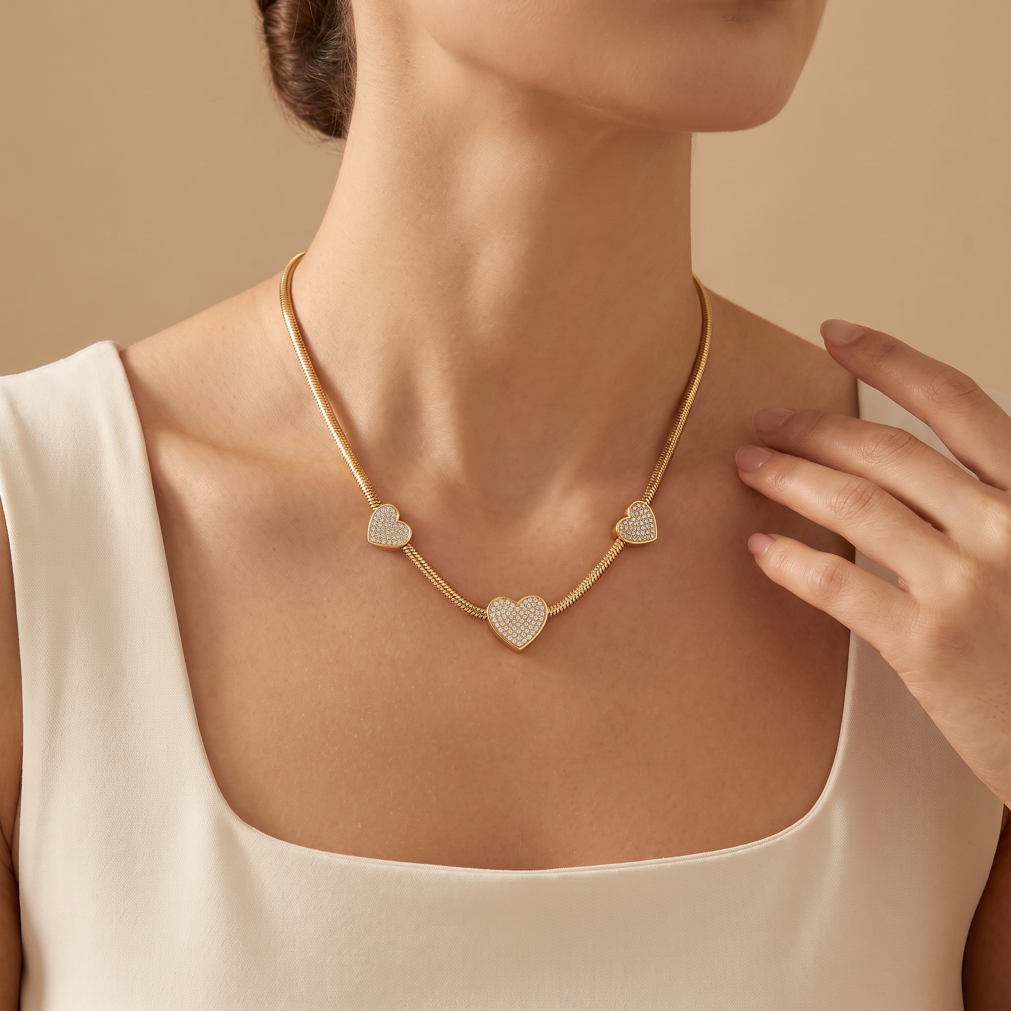 Collar Tres Corazones de cadena gruesa con corazones de circonitas