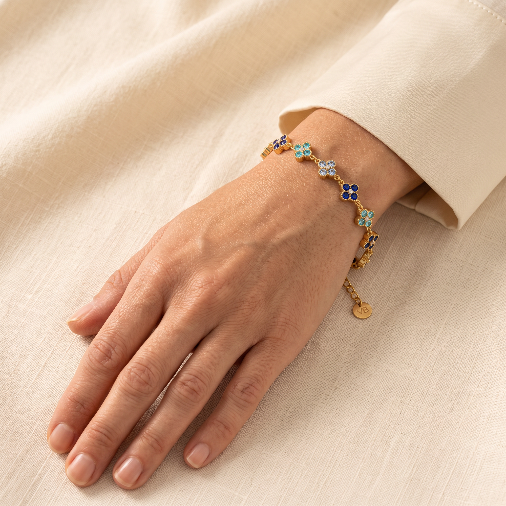 Pulsera Flor Gemma Azul con flores de circonitas azules