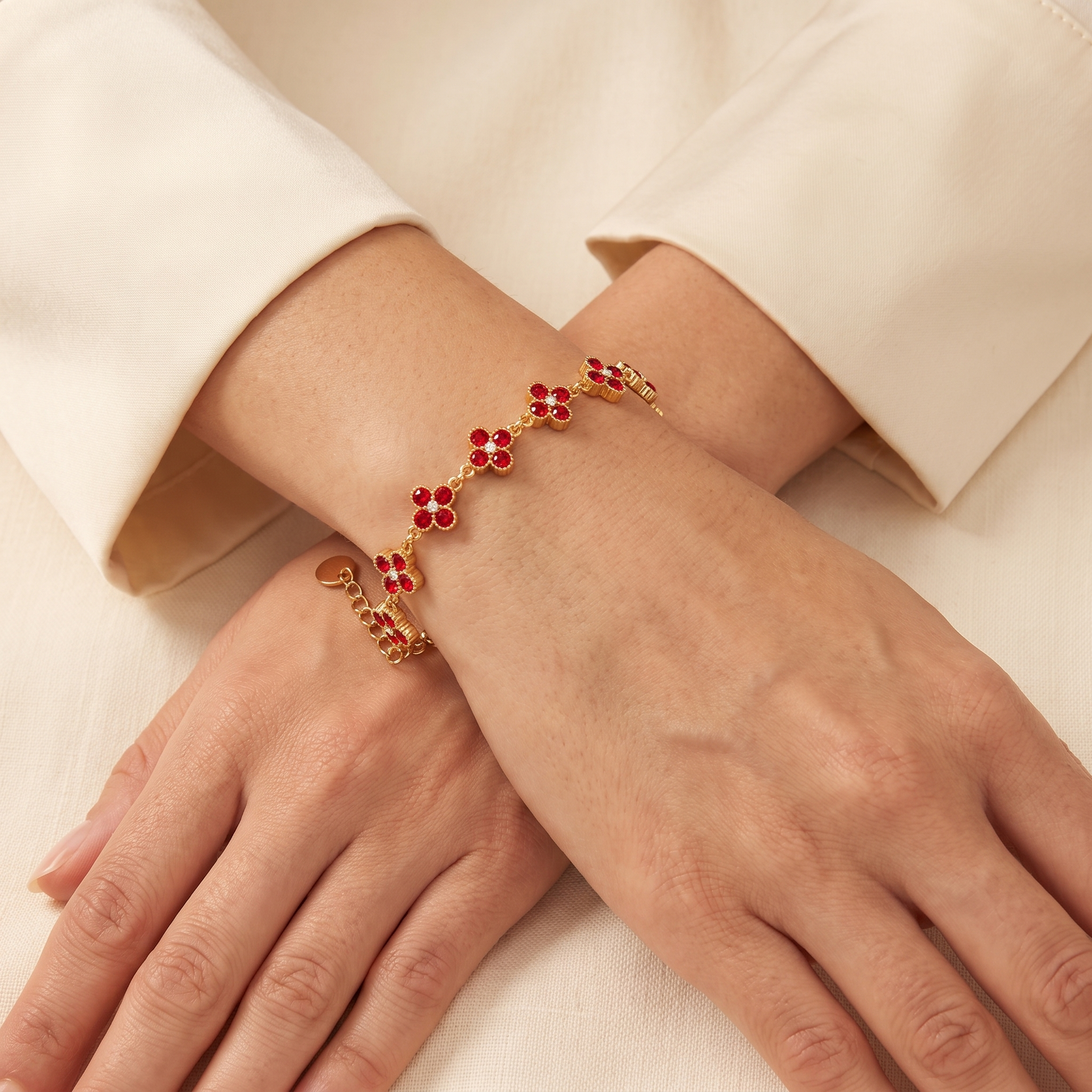 Pulsera Flor Gemma Roja con flores de circonitas rojas