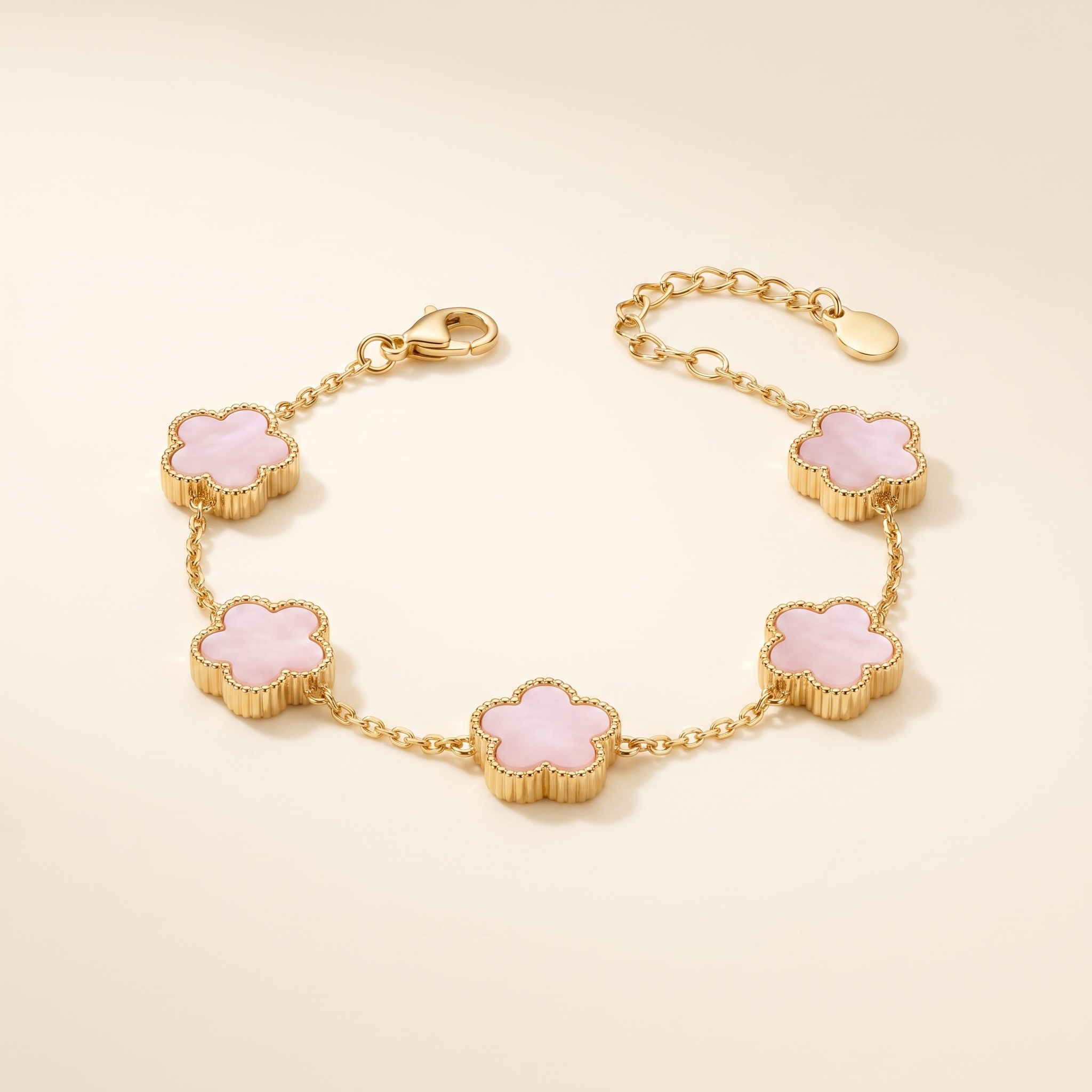 Pulsera Bloom Rosa con flores rosa nácar de borde dorado