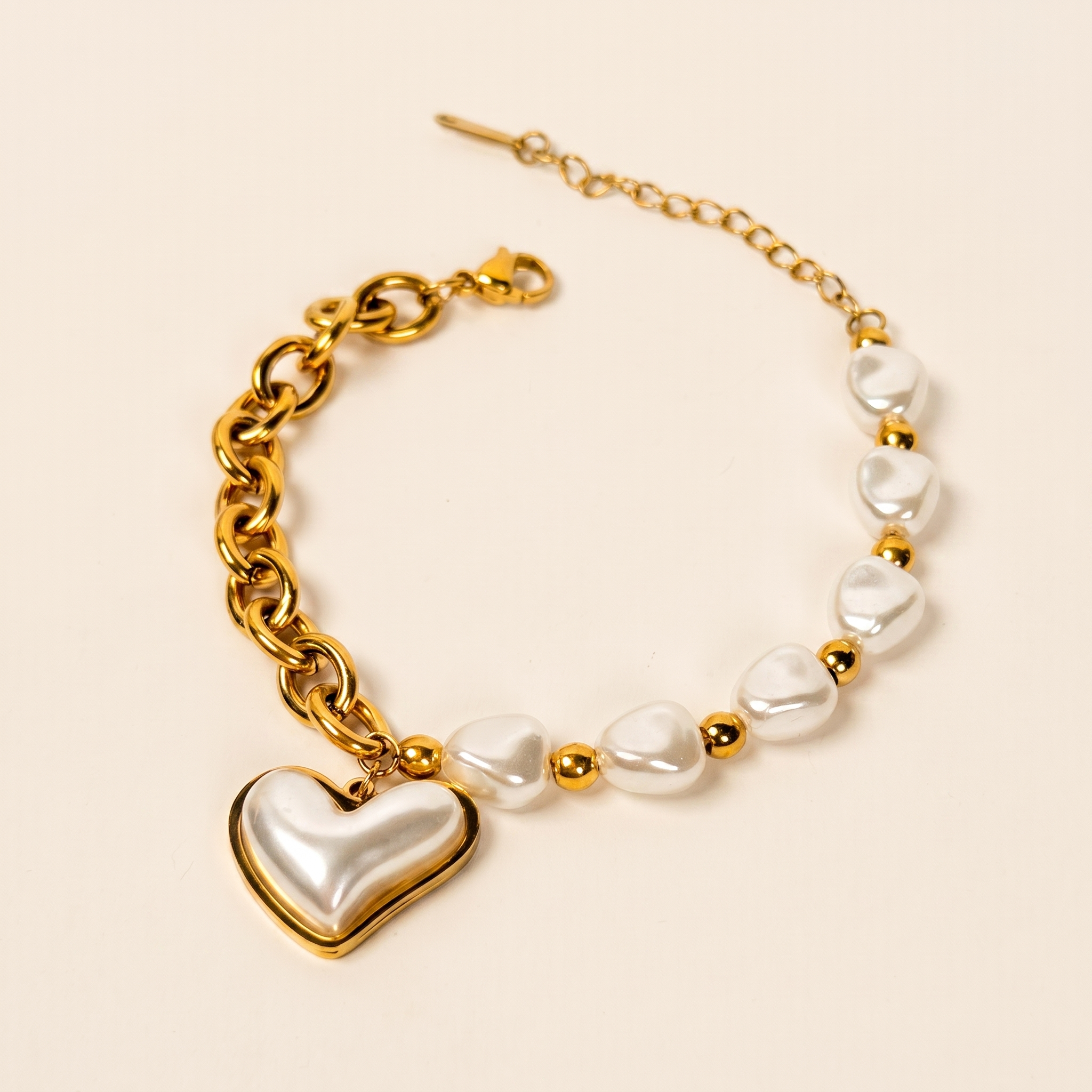 Pulsera Perla Barroca con perlas blancas y corazón de perla