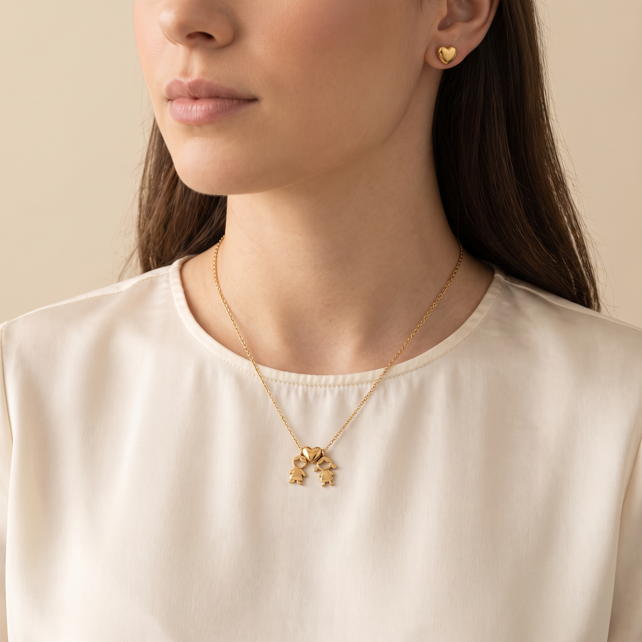 Set Duo Amor con collar y pendientes de corazón dorados