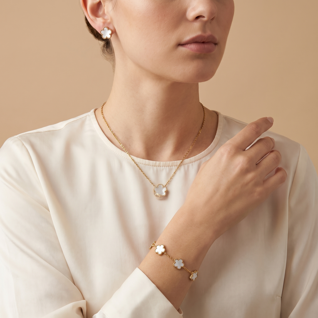 Set Bloom Blanco con collar, pulsera y pendientes de flores blancas y borde dorado