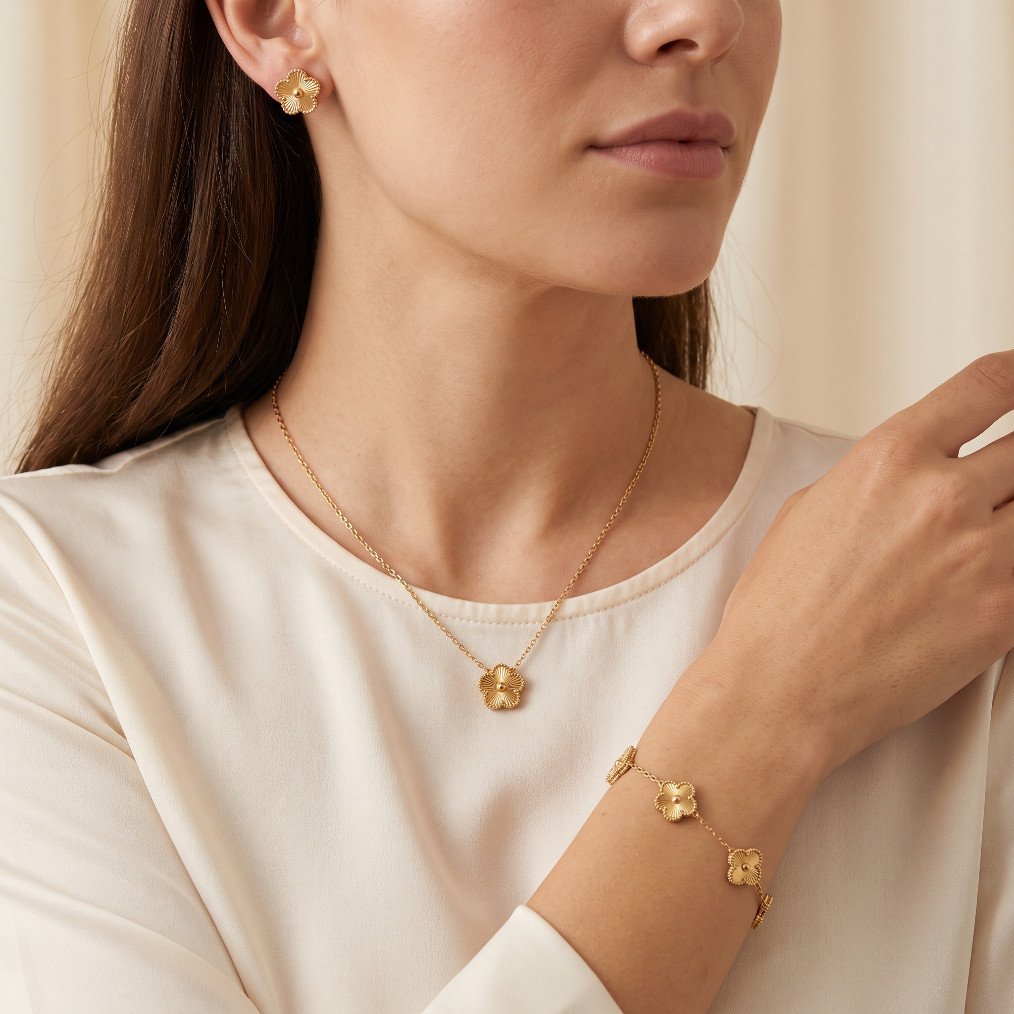 Set Bloom Dorado con collar, pulsera y pendientes de flores doradas